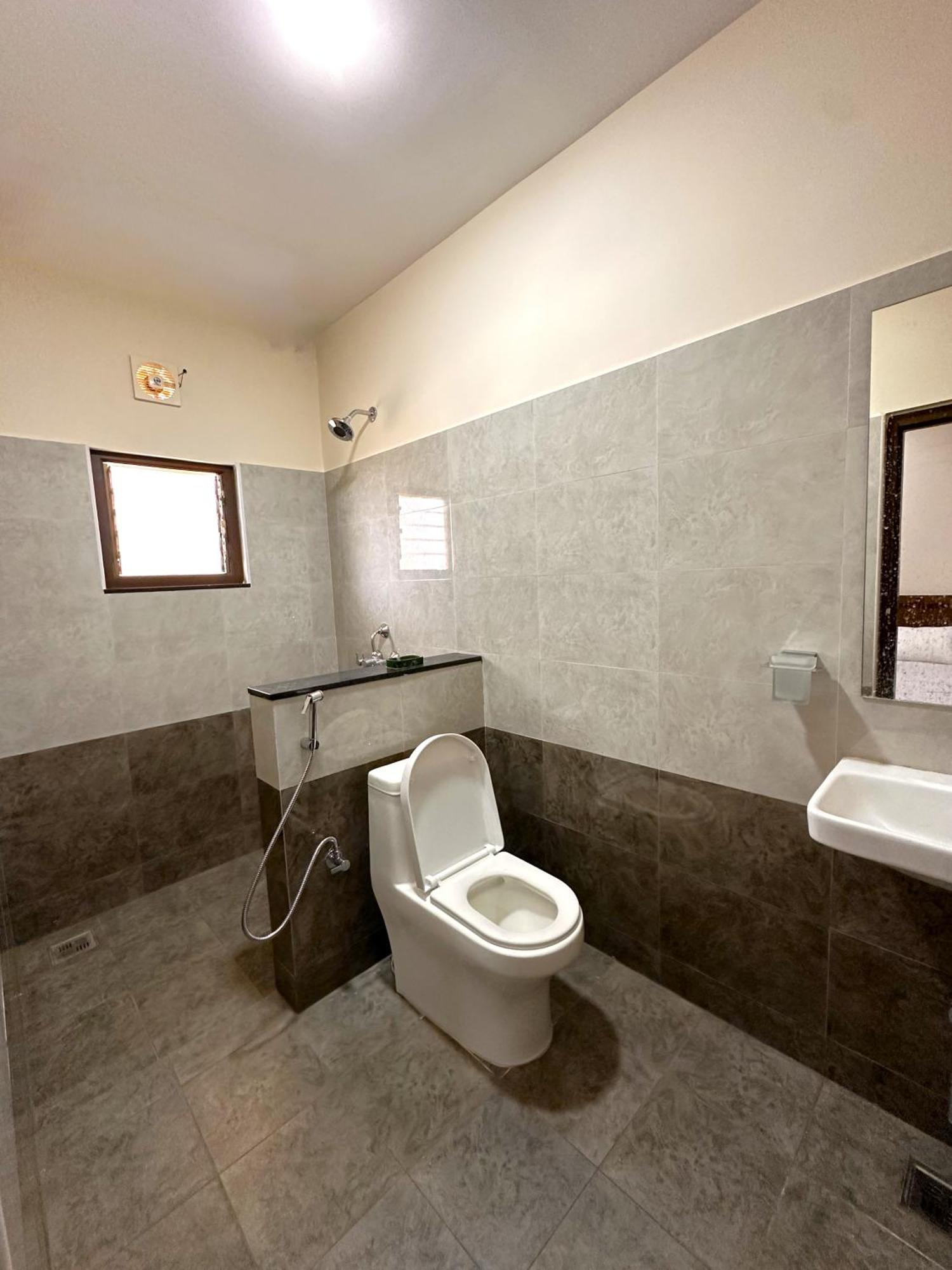 Tulip Homes Коимбаторе Екстериор снимка